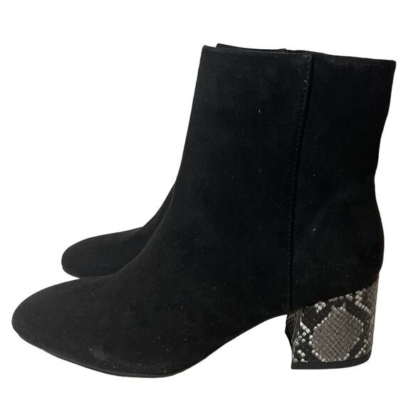 Sugar Olive Snake Print Ankle Boot - Women's Size 6.5 - Black Microsuede - Picture 1 of 6